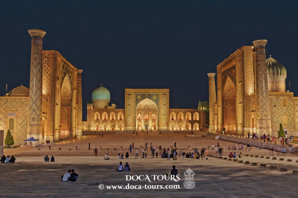 Registan-Platz mit den drei prächtigen Medresen in Samarkand