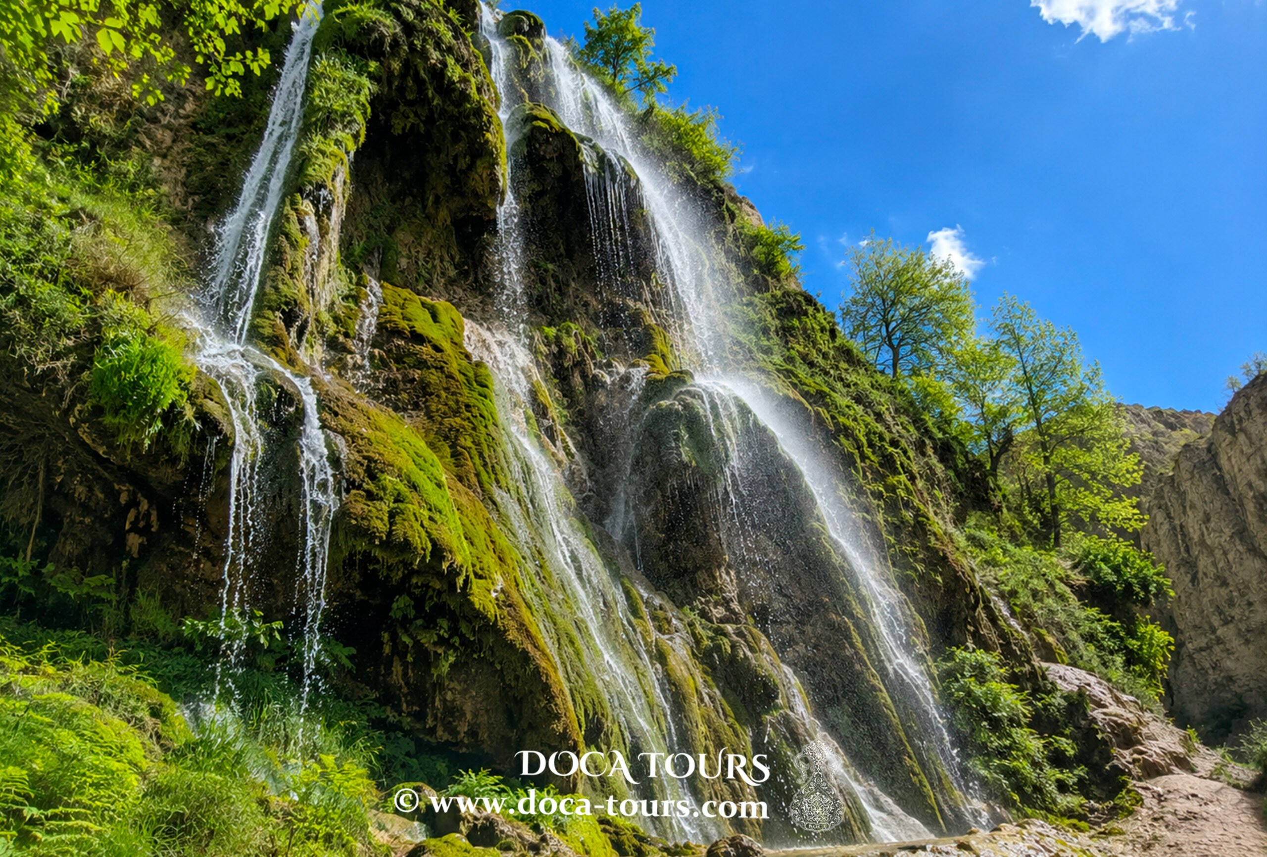 Vallée et cascade de Paltau en Ouzbékistan
